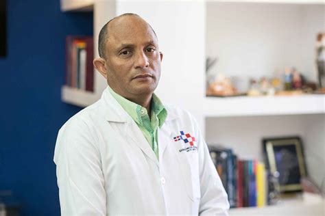 dr marcelo r. hernandez republica dominicana